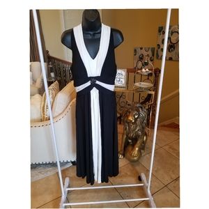 🎀 Black and white broached flowy cocktail dress